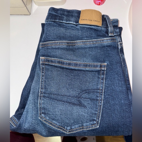 AE Curvy Stretch Mom Jean - Picture 1 of 4